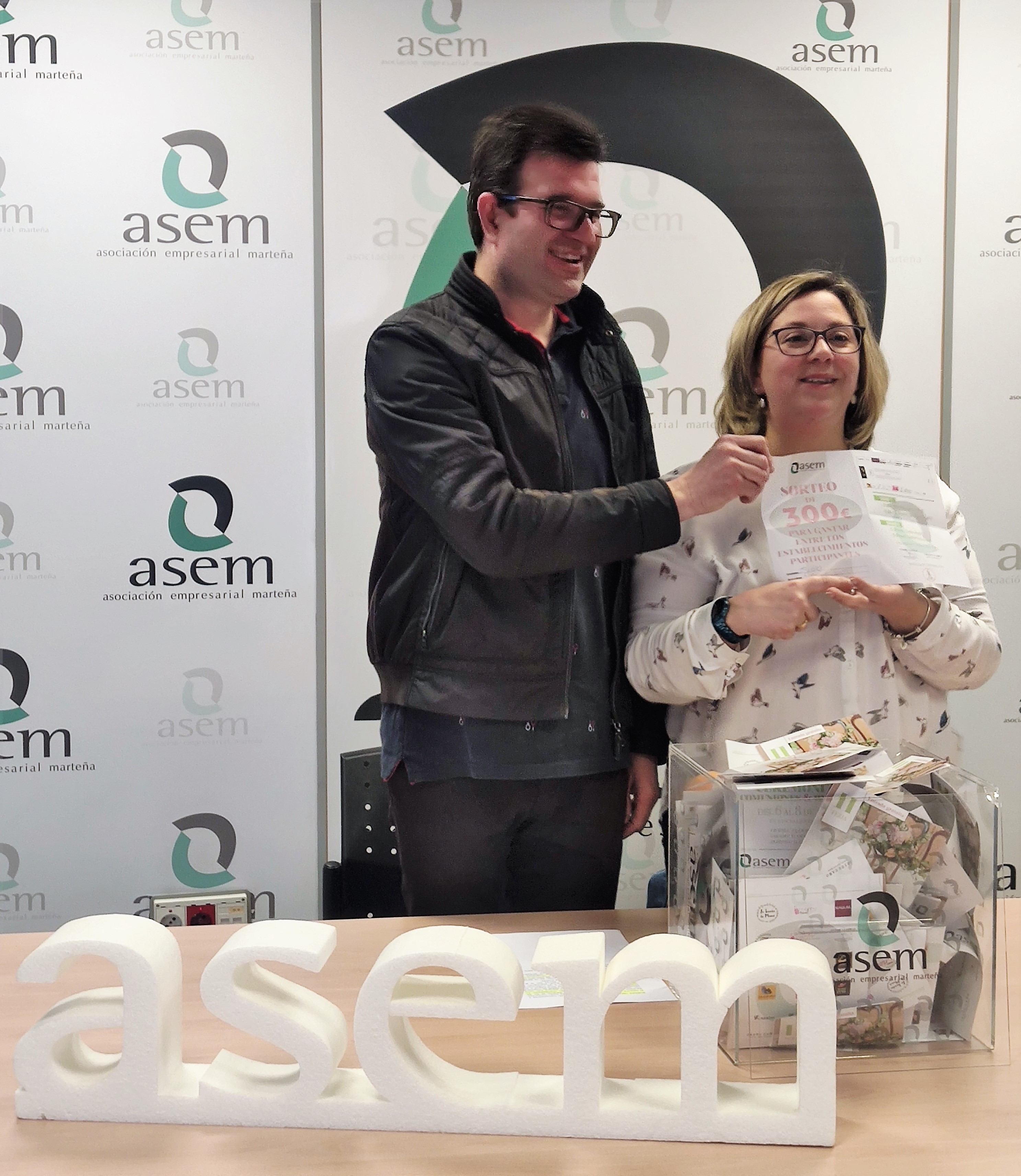 Isidro Jiménez Nieto, ganador de los 300€ del sorteo de la Feria Martos Ceremonias