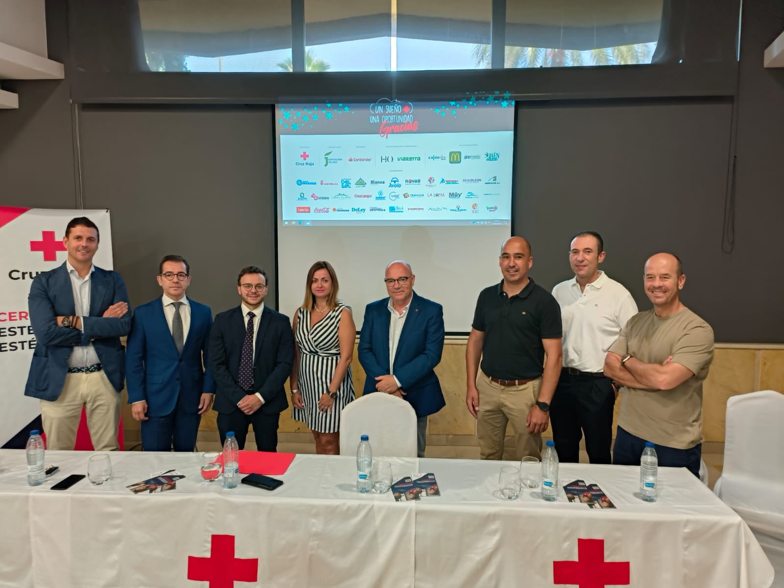 Las empresas marteñas muestran su solidaridad con Cruz Roja a través de ASEM.